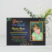 暗い誕生日の写真の招待の子供のパーティーの白熱 招待状 (スタンド正面)