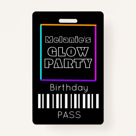 暗い誕生日パスIDの甘い16ネオングロー バッジ (裏面)