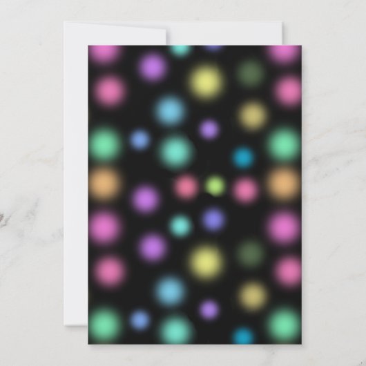 暗い誕生日パーティーでネオンが輝く 招待状 (裏面)