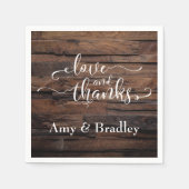 暗い質感感謝していのある木の上の愛と白のスクリプト スタンダードカクテルナプキン (正面)