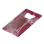 暗い赤に手描きのケシ クレジットカード栓抜き (正面アングル)