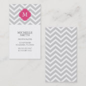 暗い赤紫色及び灰色のジグザグパターンのモノグラム 名刺 (正面/裏面)
