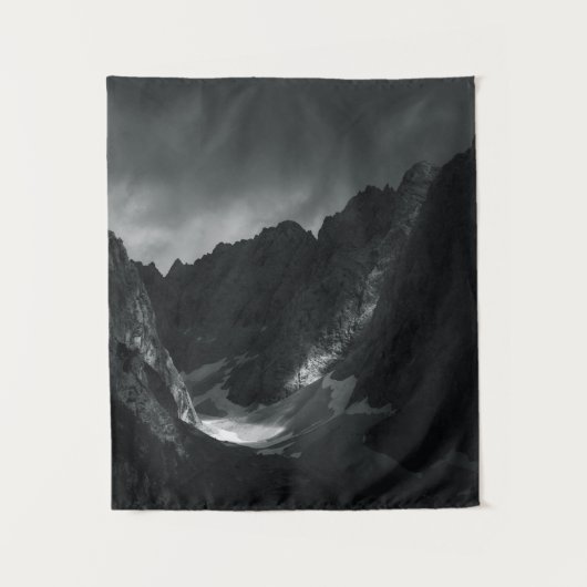 暗い雲の中を照らす太陽 タペストリー (正面)