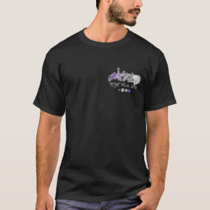 暗いTシャツの小さい前部ロゴNYCのプライド2018年 Tシャツ