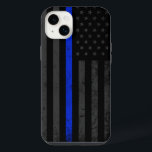 暗く堅牢なスタイル | Thin Blue Line Police Flag iPhone 14 Plusケース<br><div class="desc">iPhoneのタフなスタイルまたはスリムなフィット動揺してケースは、暗いとスタイルの警察の薄い青い線のフラグ鮮やかとコバルトブルー線のランニングの中心を介して。背景には、レーダーの下を飛ぶほど微妙だが、愛国心のショーになるほど鮮やかな色あせた暗いアメリカ澄んの旗がある。その外観ユニークは多くの人々に広くアピールされている。それは公共へのサービスの旅を開始または終了している警察官のための卒業または退職の贈り物を作る素晴らしこと。</div>
