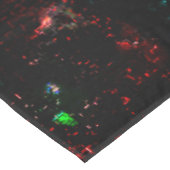 暗く残ったモザイクの下の派手な色のパッチ テーブルクロス (アングル)