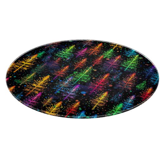 暗カラフルい森の中で輝くクリスマスツリー カッティングボード (角)