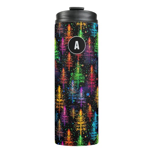 暗カラフルい森の中で輝くクリスマスツリー タンブラー (正面)