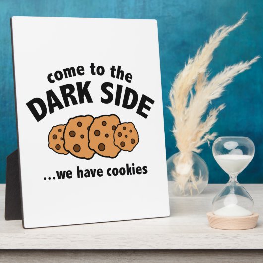 暗来側へ…クッキーを持っている フォトプラーク (側面)