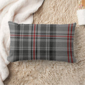 暗灰色の灰色の黒く赤く巨大なタータンチェック格子縞 ランバークッション (ブランケット)