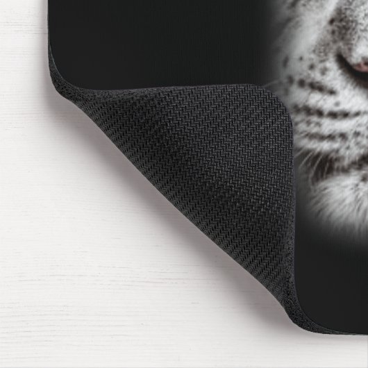 暗素晴らし緑のアイアートを持つライオンキャット熱狂する顔 マウスパッド (コーナー)