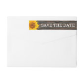 暗素朴い木とヒマワリの結婚式の日付保存 ラップアラウンドラベル (裏面)