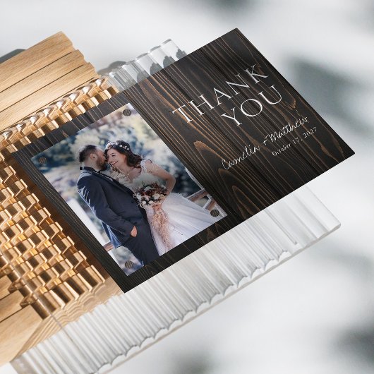 暗素朴色の木の写真結婚のサンキューカード サンキューカード