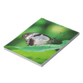 暗褐色と灰色の蝶 ノートパッド (回転)