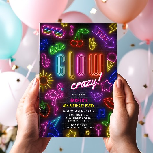暗闇で光る文字で「Let's GLOW Crazy」な誕生日 招待状