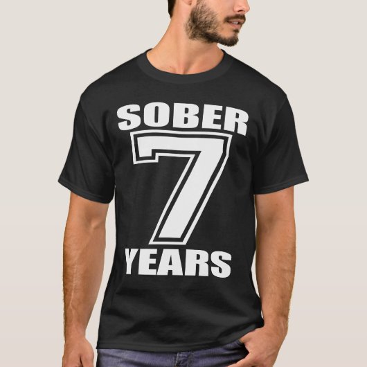 暗闇で7年を白い落ち着かせて下さい Tシャツ (正面)