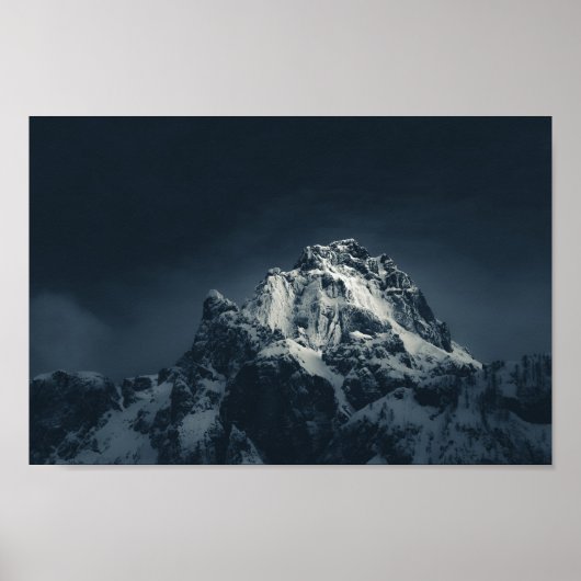 暗闇と山 ポスター (正面)