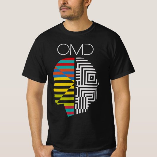 暗闇の中でのOMDまたは胸骨操クラシック作 Tシャツ (正面)