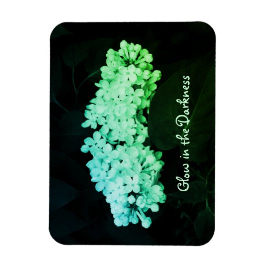 暗闇の中で輝く緑のライラックの変更された写真 マグネット (縦)