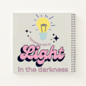 暗闇の中の光のノート/ジャーナル ノートブック (裏面)