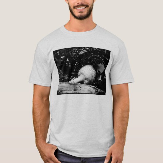 暗黒防具 Tシャツ (正面)