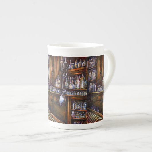 暗黙に理解される ボーンチャイナマグカップ (正面右)