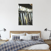 暴行銃は兵器棚に備えて置く キャンバスプリント (インサイチュ (寝室))