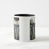 暴行銃は兵器棚に備えて置く マグカップ (中央)