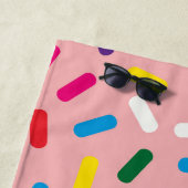 曇らされるいちごはビーチタオルを振りかけます ビーチタオル (インサイチュ)