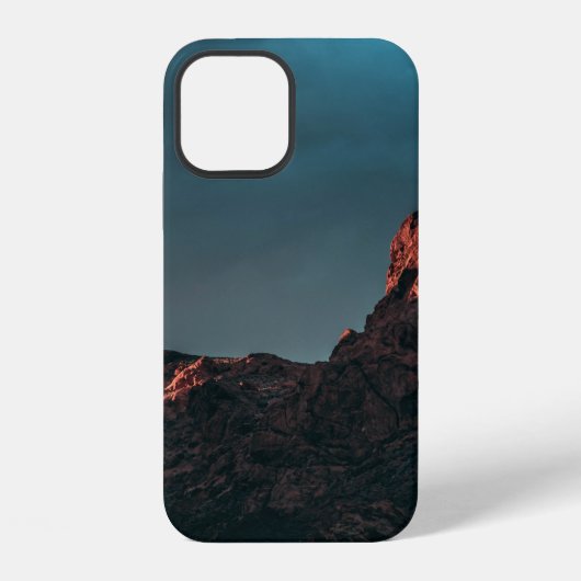 曇りの日のブラウンマウンテン iPhoneケース (裏面)