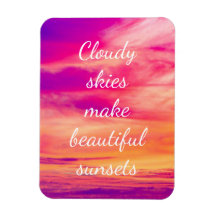 曇り空が美しい夕日を演出