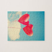 曇り空に赤いハートバルーン ジグソーパズル (横)