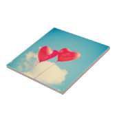 曇り空に赤いハートバルーン タイル (側面)