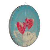 曇り空に赤いハートバルーン ダーツボード (正面左)
