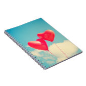 曇り空に赤いハートバルーン ノートブック (右側)