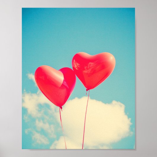 曇り空に赤いハートバルーン ポスター (正面)