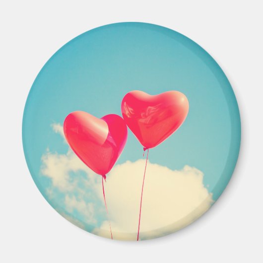 曇り空に赤いハートバルーン マグネット (正面)