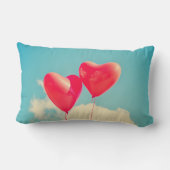 曇り空に赤いハートバルーン ランバークッション (裏面)