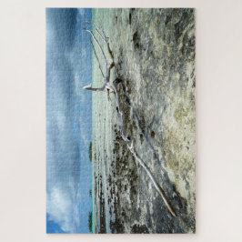 曇り空の下の太平洋の死んだ木 ジグソーパズル