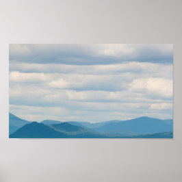 曇り空の下の白い山々、ニューハンプシャー ポスター