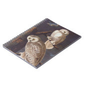 曇り空の夜のオードボンスノーウィーホワイトフクロウ ノートブック (左側)