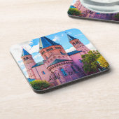 曇り空の青いロイヤリティキャッスル コースター (左側)