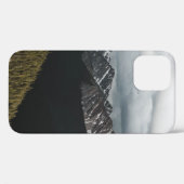曇り空Dの下の雪を頂いた灰色の岩山 Case-Mate iPhoneケース (裏面 (横))