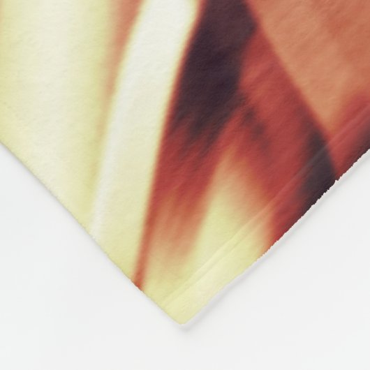 曲がった茶色がかった赤またはブルゴーニュの形状、ベージュ色 フリースブランケット (角)