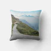 曲がりくねった山道 |オリンピック国立公園 クッション (裏面)