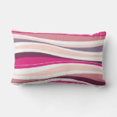 曲線ライン暗い赤紫色デザイナー ランバークッション (裏面)
