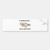 更に別の年より古いまだちょうど歪んだDNAとして バンパーステッカー (正面)