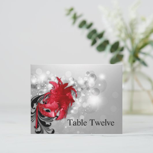 書き込み可能な座席表レッドオンシルバーマスカレード ポストカード (スタンド正面)