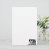 書くことのためのガラスの文房具の紙を持つかわいいフクロウ 便箋 (スタンド正面)