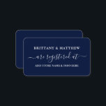 書モダン書結婚の登録青 エンクロージャーカード<br><div class="desc">モダントレンディー書スクリプトの結婚レジストリ挿入カード。ネイビーブルー</div>